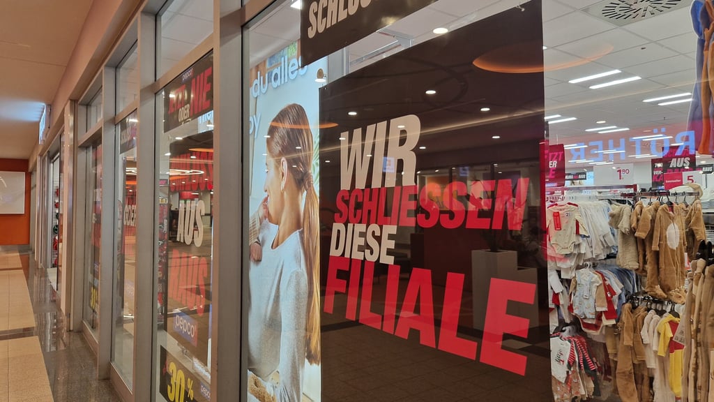 Die Pepco-Insolvenz hat konkrete Folgen für Halle. Bisher hatte der Textildiscounter zwei Filialen in der Stadt. 