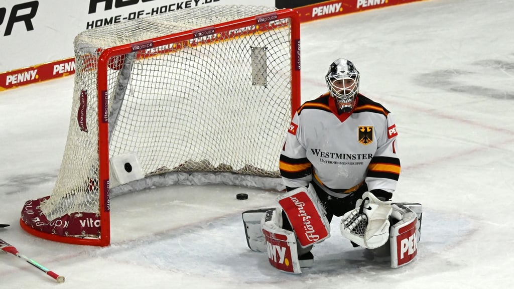Keeper Dustin Strahlmeier hatte gegen Österreich Pech.