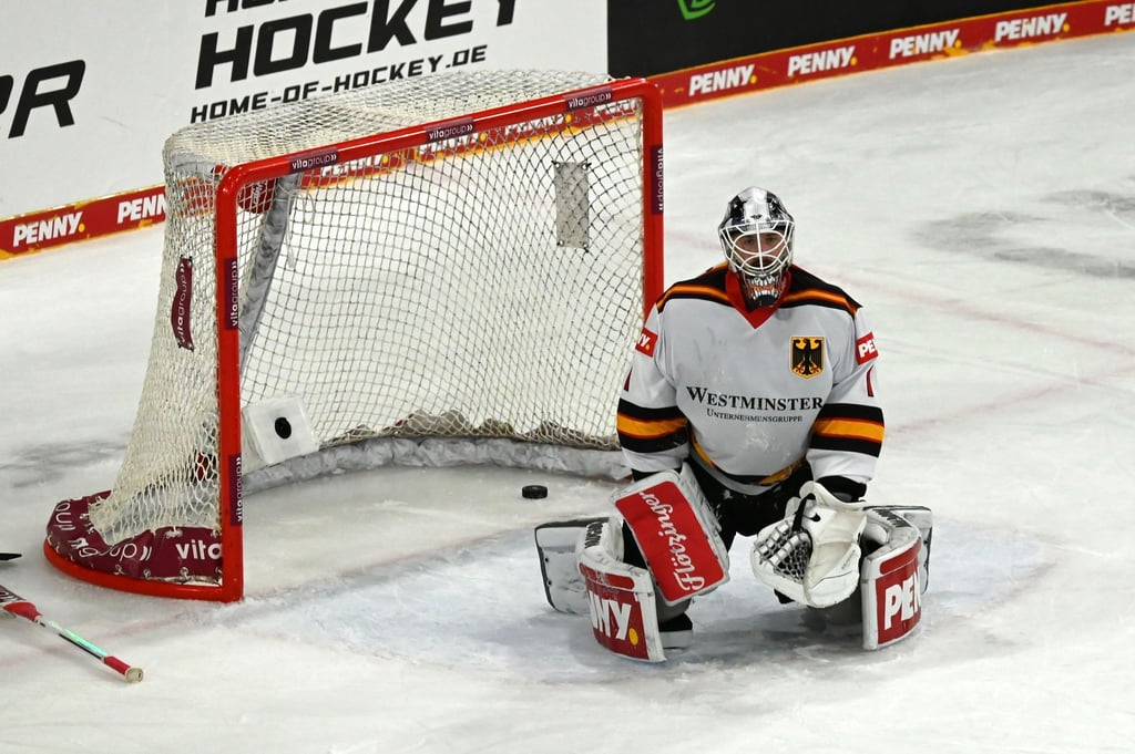 Keeper Dustin Strahlmeier hatte gegen Österreich Pech.