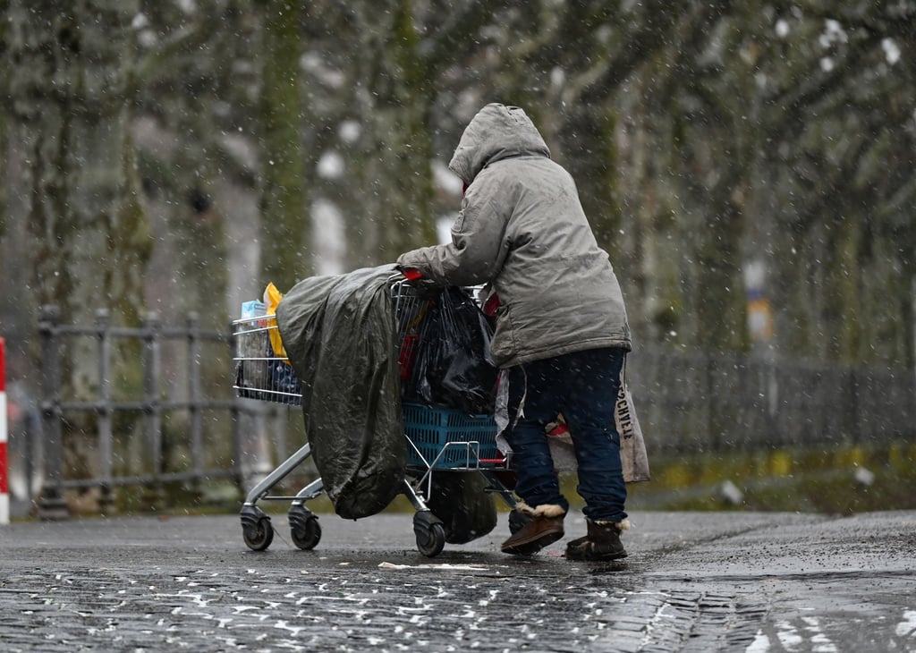 Die Thüringer Kommunen sehen sich für die kommende kalte Jahreszeit mit Angeboten für Obdachlose gut aufgestellt. (Symbolbild)