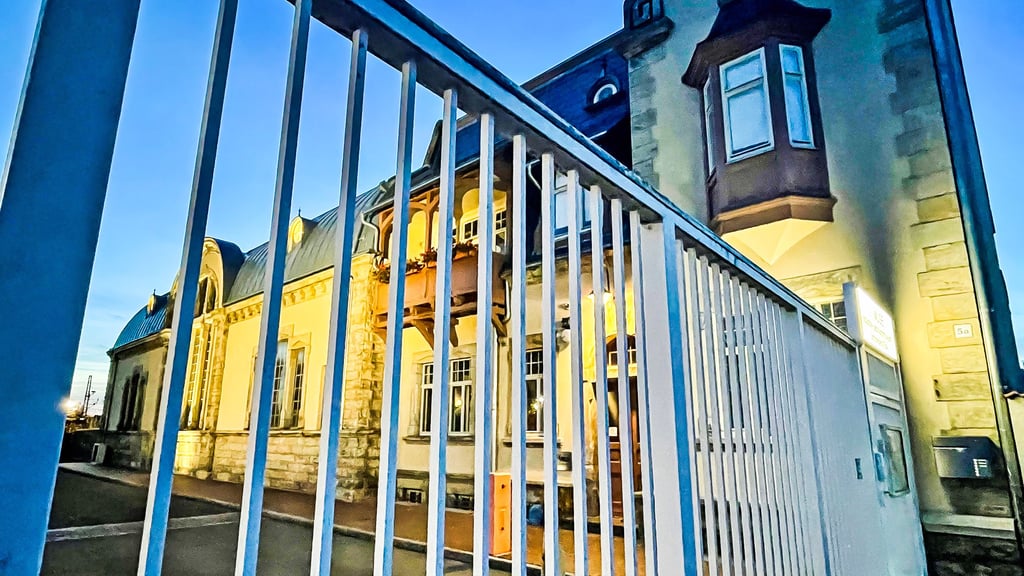 Geht das Licht bald aus und bleiben die Tore geschlossen? Dem Verein fehlt das Geld für dringende, erhebliche  Sanierungen an den Häusern. 