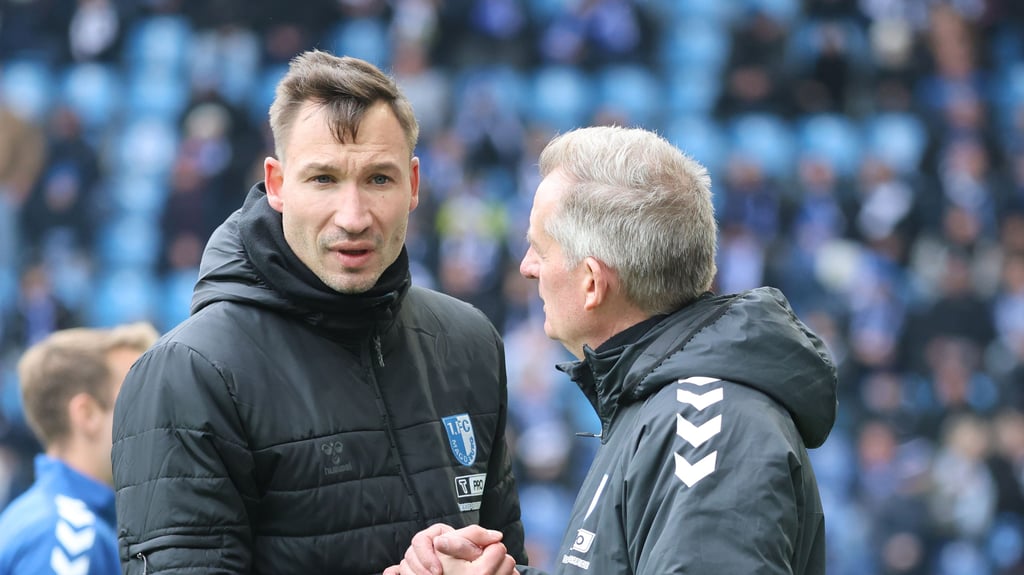 Pascal Ibold (links) und Petrik Sander haben sich in der gebeutelten Abwehr des 1. FC Magdeburg für Luka Hyryläinen und Max Geschwill entschieden.