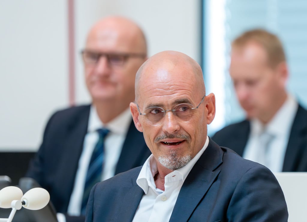 Die SPD/BSW-Koalition - darunter Ministerpräsident Dietmar Woidke (SPD) und BSW-Fraktionschef Niels-Olaf Lüders - berät über zwei umstrittene Medienstaatsverträge (Archivbild).