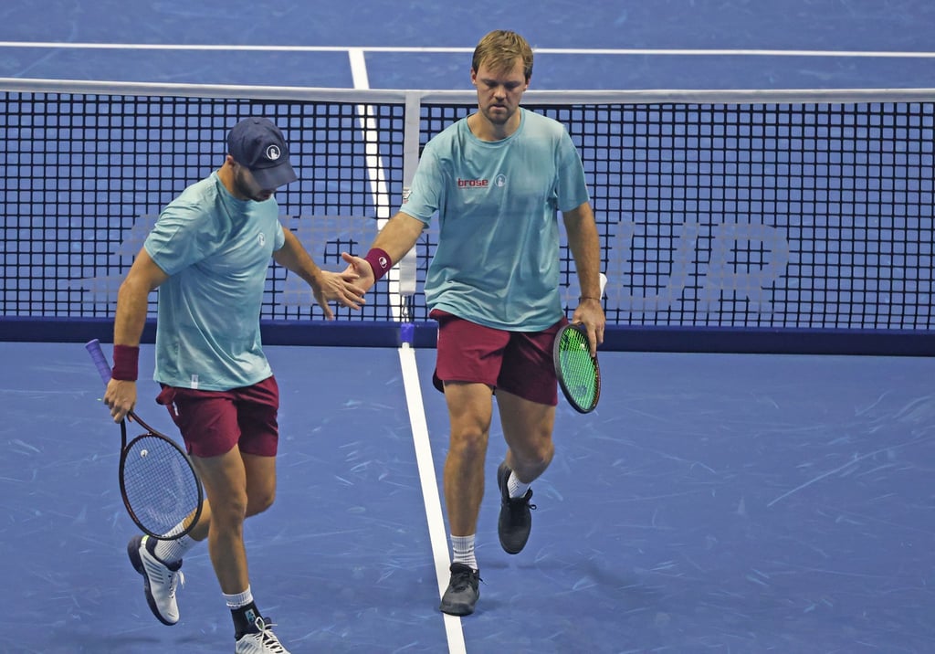 Tim Pütz (l) und Kevin Krawietz verlieren zum Start der ATP Finals