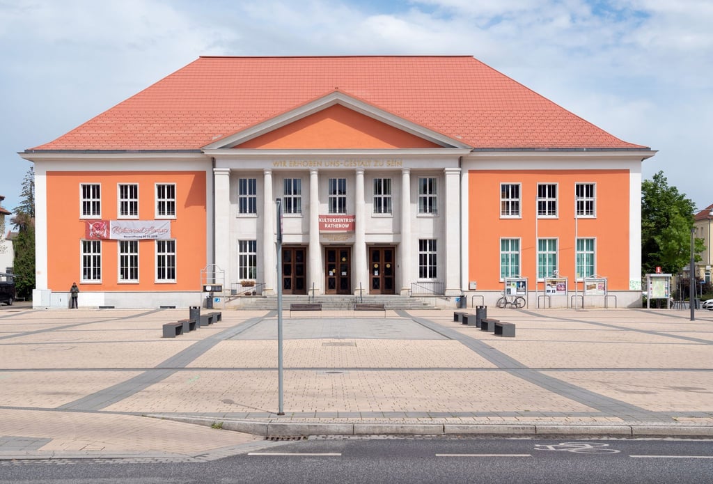 In Rathenow haben Brandenburger Landesregierung und Landtag an den Mauerfall und die friedliche Revolution erinnert (Archivbild).