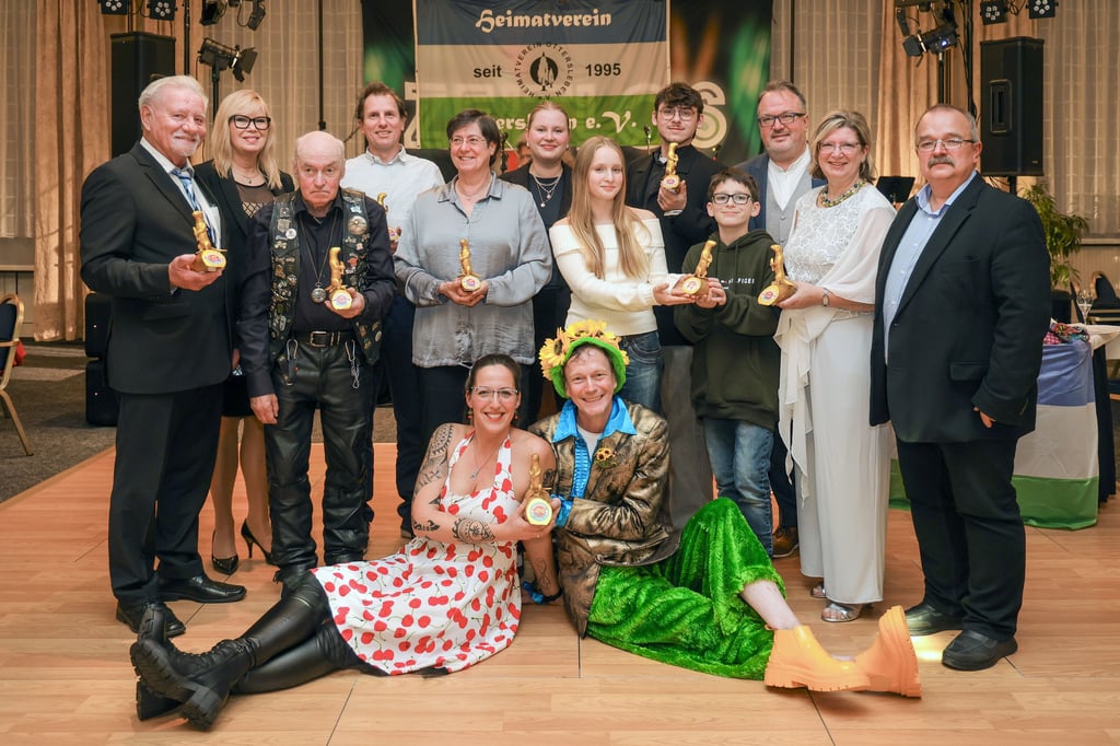 Seit zehn Jahren wird der Goldene Otter an engagierte Menschen, Vereine und Projekte aus Ottersleben vergeben – traditionell beim Herbstball. So auch am Sonnabend, 8. November.