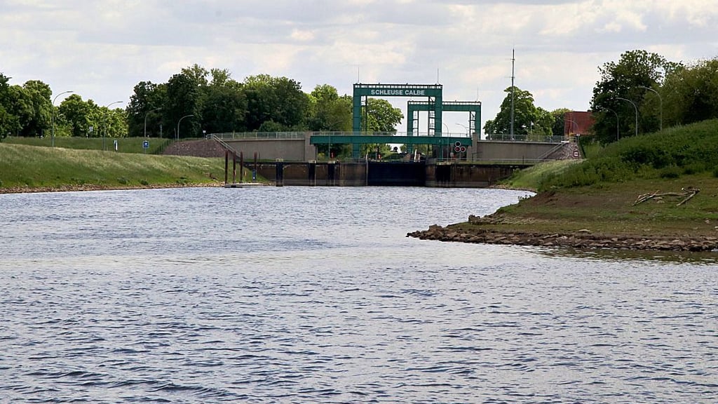 Die Saale könnte in Zukunft Wärmeenergie für die Stadt liefern. 