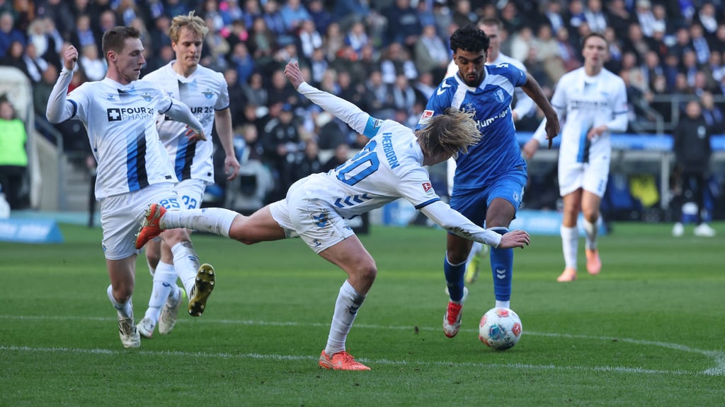 Rayan Ghrieb (rechts) vergab für den 1. FC Magdeburg die große Chance zum 1:1.
