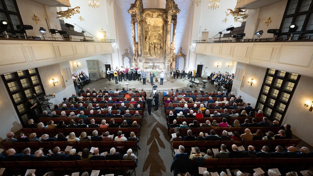 Die EKD-Ratsvorsitzende schlägt in der Frage des Friedens einen veränderten Kurs ein.