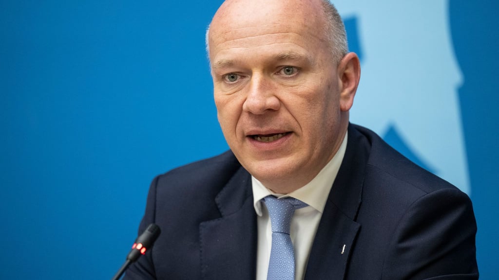 Die Regierung arbeite zu wenig an den Problemen im Land, meint Berlins Regierender Bürgermeister Kai Wegner. (Archivfoto)