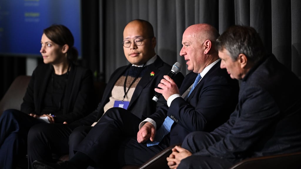 Oppositionelle und politisch Verfolgte aus Diktaturen betonen in Berlin den Wert von Freiheit und Demokratie.