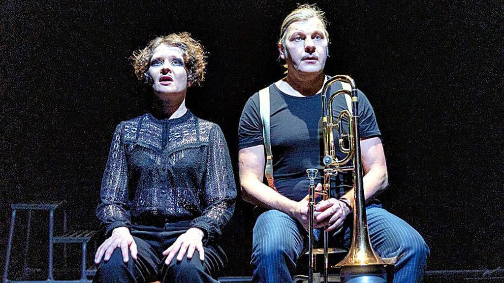 Schauspiel und Live-Musik: Astrid Kohlhoff und Alexander Ernst sind zusammen auf der Bühne.