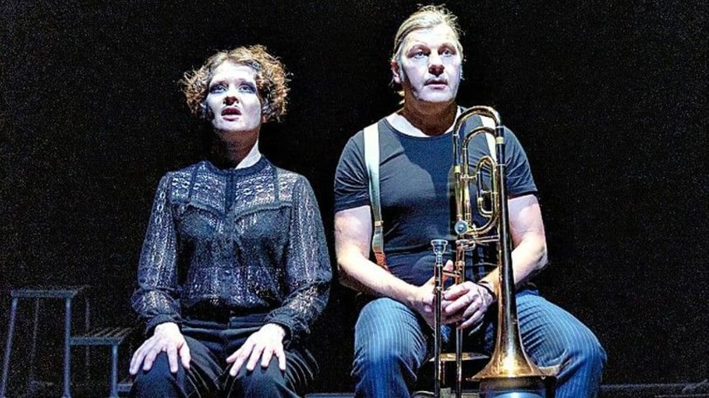 Schauspiel und Live-Musik: Astrid Kohlhoff und Alexander Ernst sind zusammen auf der Bühne.