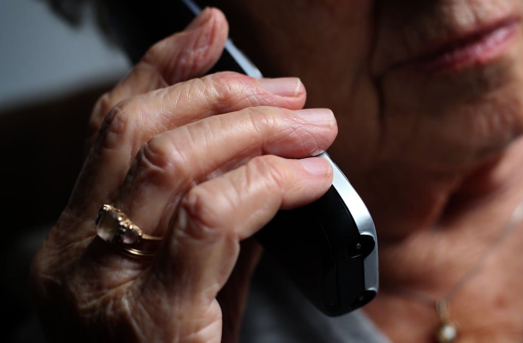 Betrüger arbeiten bewusst mit dem Schockmoment und setzen ihre Opfer zeitlich unter Druck, um sie zu unüberlegten Entscheidungen zu drängen.