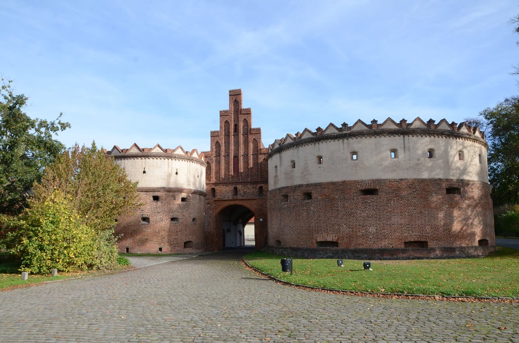 Das Salzwedeler Tor in Gardelegen. Die gleichnamige Straße unweit des alten Stadttores steht aktuell auf Platz 1 der Prioritätenliste für den Straßenbau in der Einheitsgemeinde Gardelegen. Das möchte der Ortschaftsrat Mieste ändern.