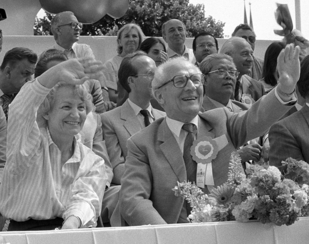 Der ehemalige DDR-Staats- und Parteichef Erich Honecker mit seiner Frau Margot beim 750-jährigen Jubiläum der Stadt Berlin im Jahr 1987.