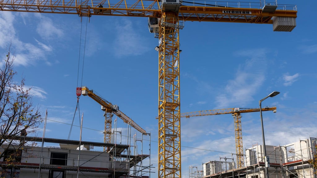 Das „Schneller-Bauen-Gesetz“ soll vor allem den Wohnungsbau in Berlin beschleunigen. (Archivbild)