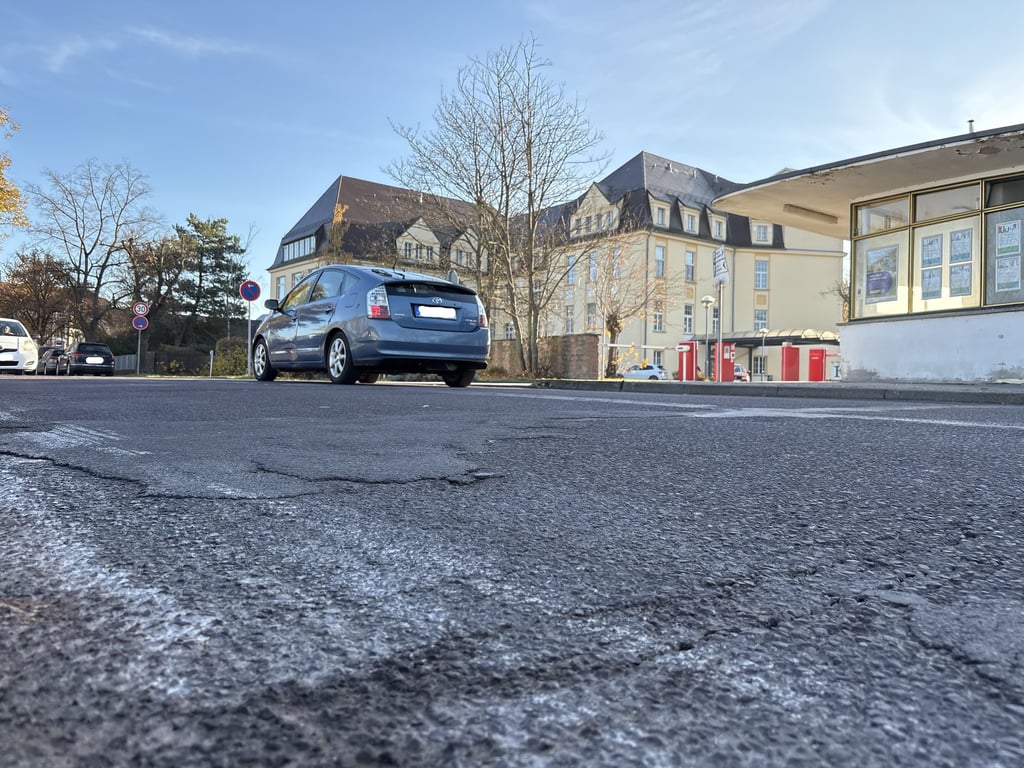 Ein Teilbereich der August-Bebel-Straße in Burg, der bis zur Helios Klinik reicht, wird in Kürze saniert.
