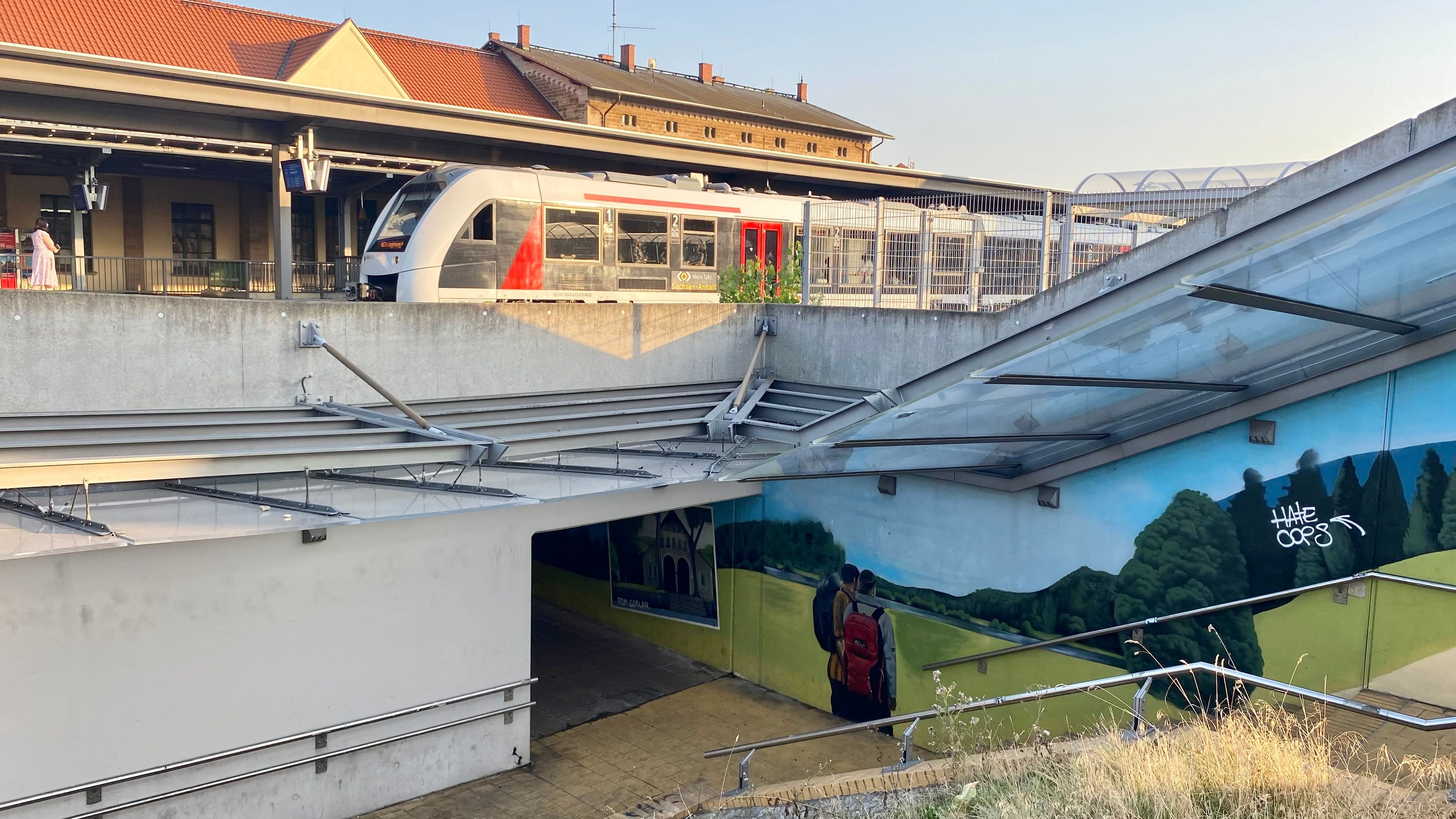 Staus bei Chocolart und Weihnachtsmarkt: Verkehrschaos in Wernigerode: Touristenstadt im Harz fordert endlich ICE-Anschluss für Bahnhof