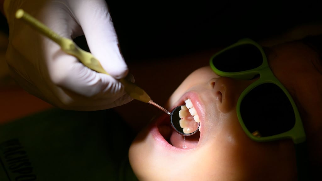 Gesetzliche Krankenkassen übernehmen regelmäßige Zahnarztchecks.