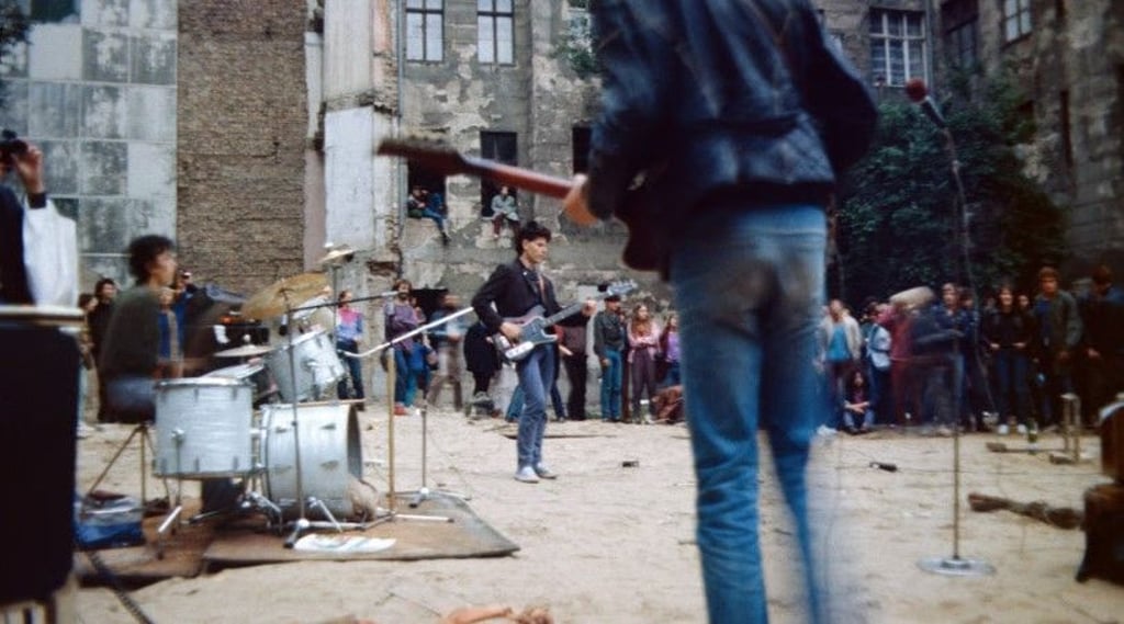 Punks in Ostberlin, aufgenommen 1982 von einem Kamerateam aus dem Westen.&nbsp;