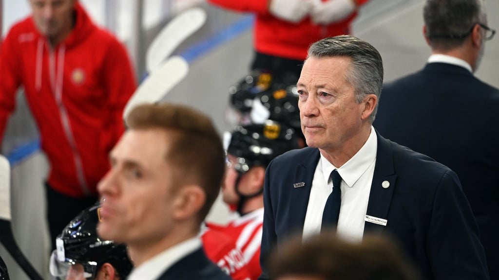 Banger Blick Richtung Olympia bei Bundestrainer Harold Kreis (r).