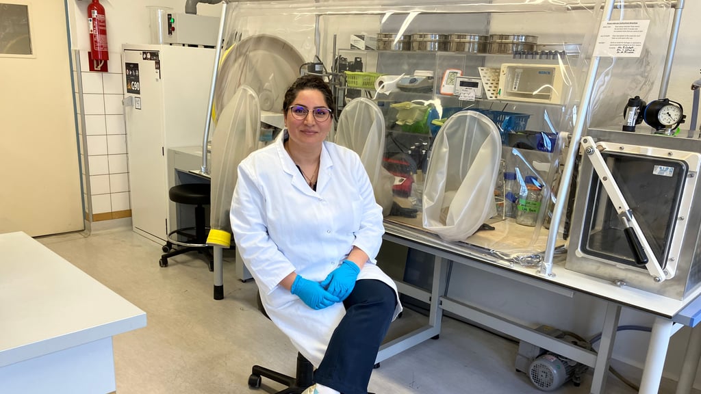 Amna Mehmood ist promovierte Molekularbiologin und wissenschaftliche Mitarbeiterin an der Universität Halle. Sie engagiert sich zudem für die Rechte von Frauen aus  ihrem Heimatland Afghanistan. 