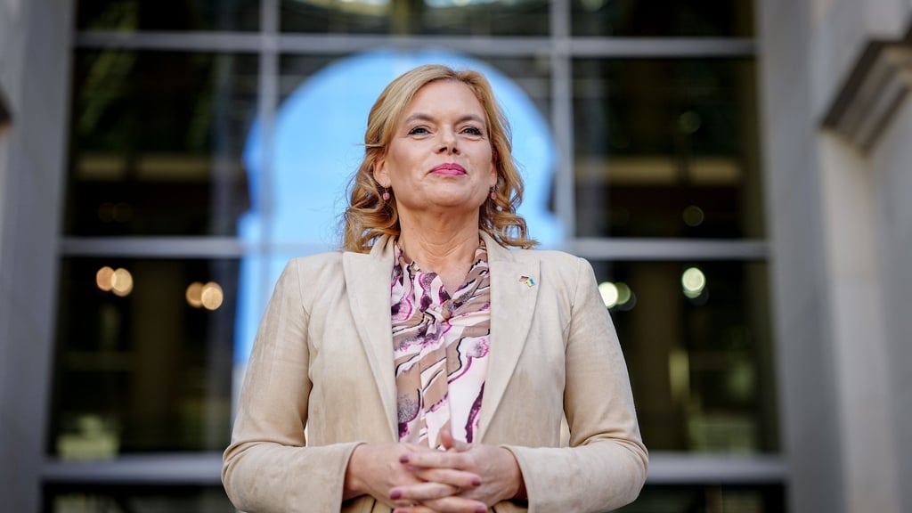 Julia Klöckner war 1994/1995 Weinkönigin von Nahe und 1995/1996 Deutsche Weinkönigin. (Archivbild)