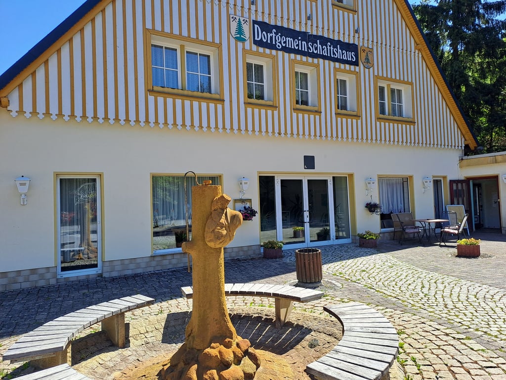 Das Dorfgemeinschaftshaus in Trautenstein ist teilweise eine Baustelle. Eine kommende Feier wird deshalb 2025 ausfallen.