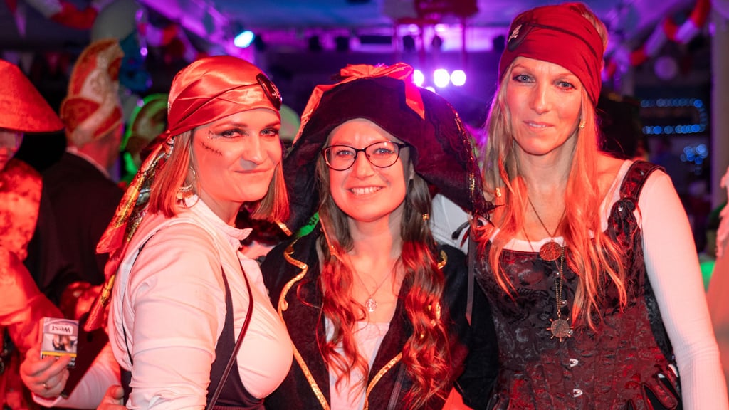 Mit einem öffentlichen Kostümball starten die Gutensweger Narren in ihre neue Session. 
