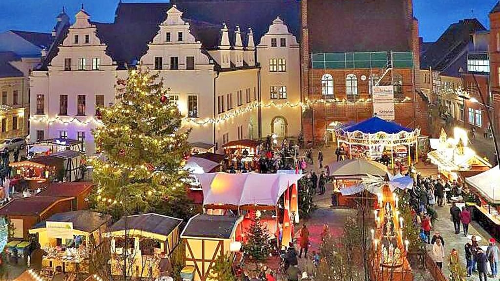 Der Stendaler Weihnachtsmarkt 2025 eröffnet am Donnerstag, 11. Dezember.