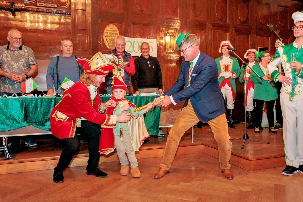 Keine Chance: Oberbürgermeister Christian Thieme muss den Rathausschlüssel hergeben.