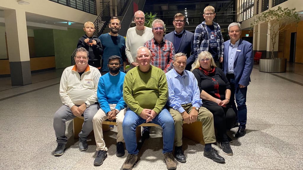 Ein Teil der 25 neuen Kulturkonsuln traf sich am Montagabend in der Zentrale der Salzlandsparkasse in Staßfurt.