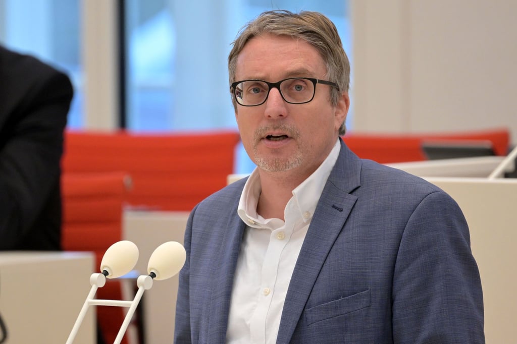 Der Brandenburger SPD-Fraktionsvorsitzende Björn Lüttmann richtet angesichts der Koalitionskrise einen Appell an das BSW. (Archivbild)