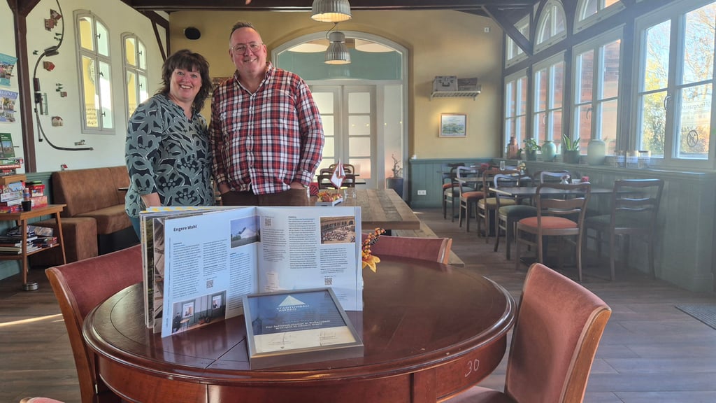 Ballenstedts Bahnhofsretter Ingrid Lukens und Edward Vernhout hatten sich um den Stadtumbau-Award beworben. 