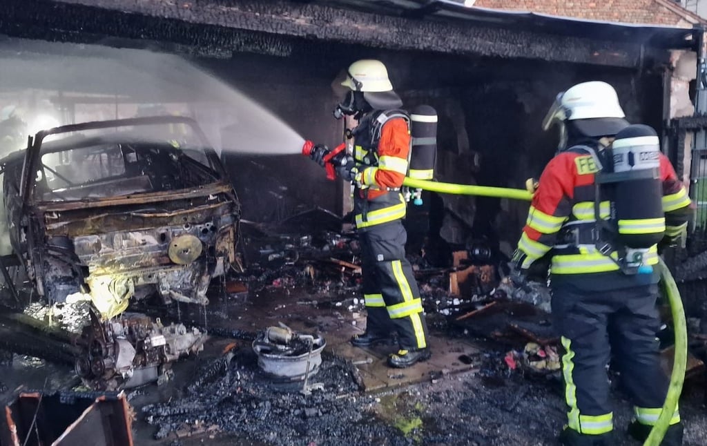 Die Garage ist komplett ausgebrannt. 