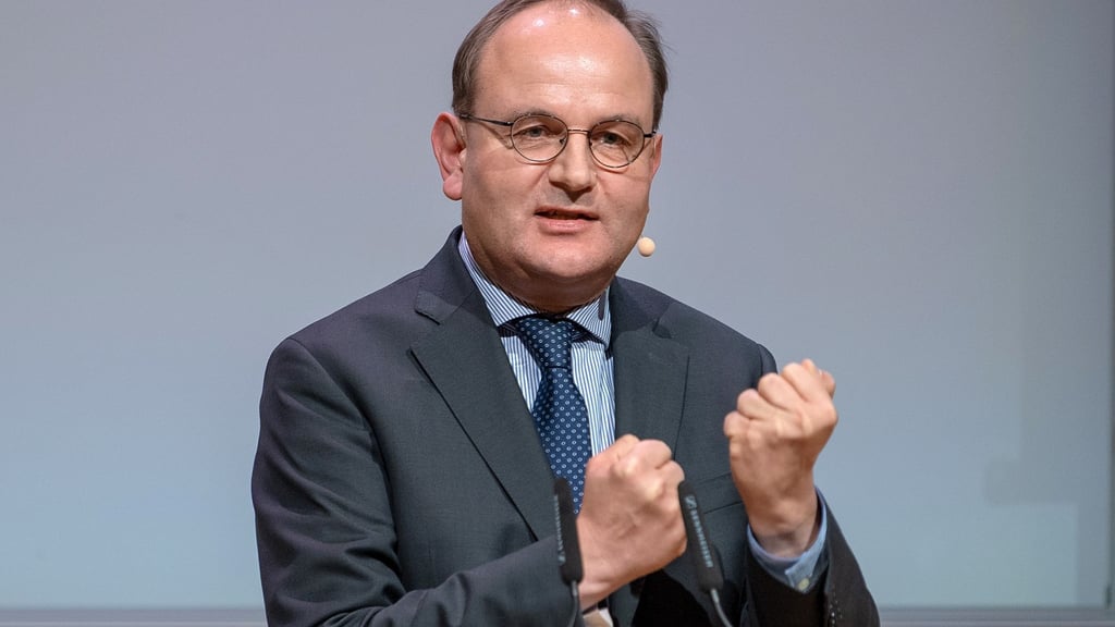 Der Direktor des Potsdam-Instituts für Klimafolgenforschung (PIK), Ottmar Edenhofer, äußert sich zur UN-Klimakonferenz. (Archivbild)
