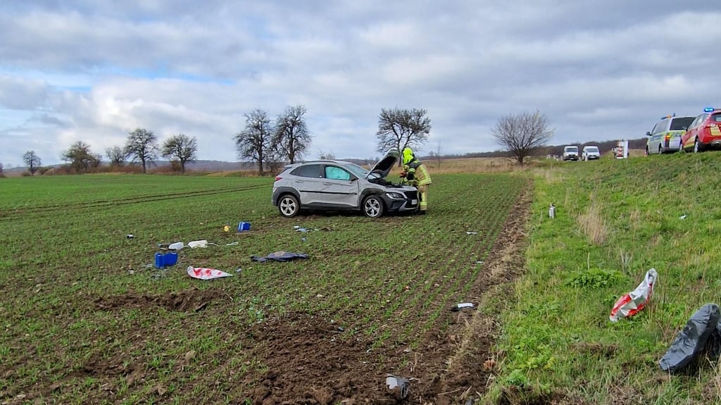 Bei einem Unfall auf der L83 zwischen Halberstadt und Röderhof ist ein Mann verletzt worden.
