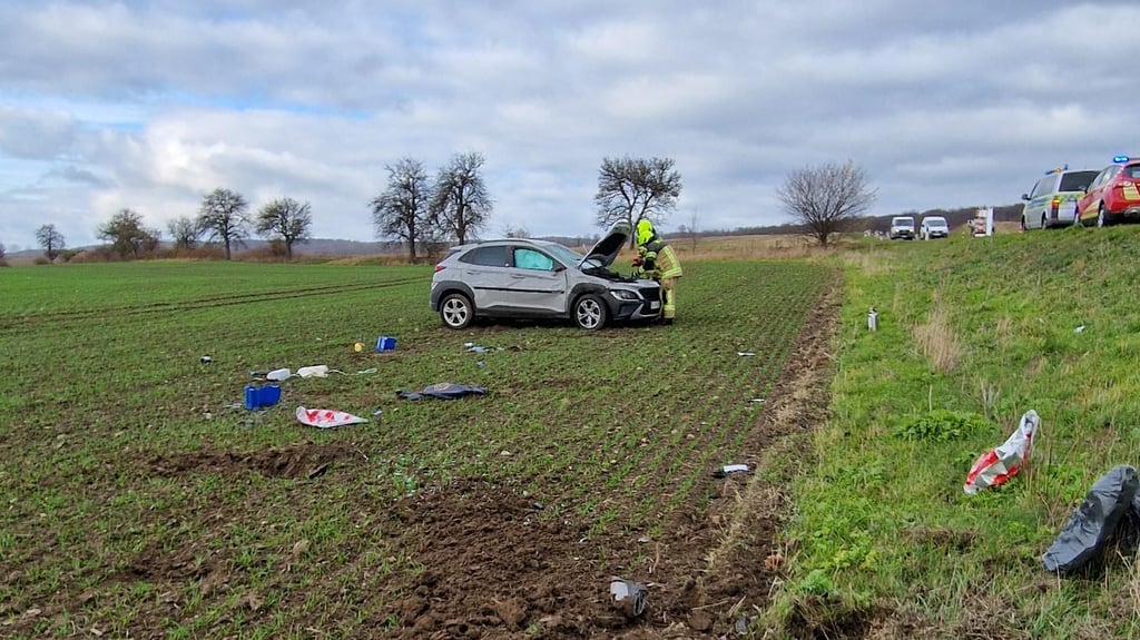 Bei einem Unfall auf der L83 zwischen Halberstadt und Röderhof ist ein Mann verletzt worden.