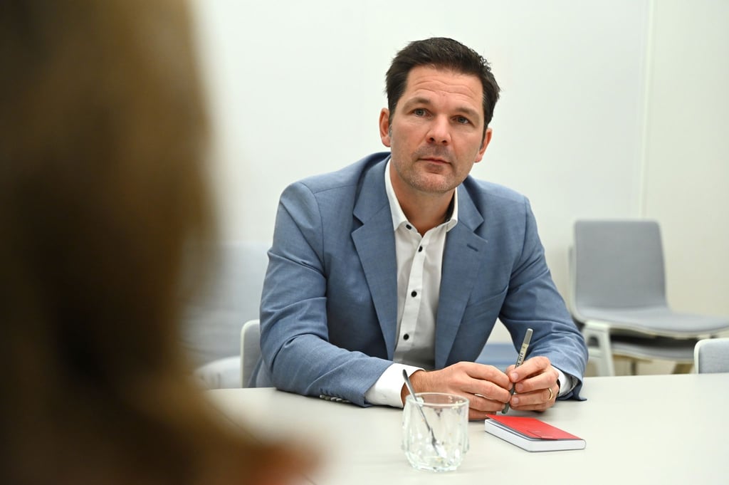 Der designierte Spitzenkandidat der SPD Berlin für die Wahl 2026, Steffen Krach, zeigt sich optimistisch. (Archivbild)