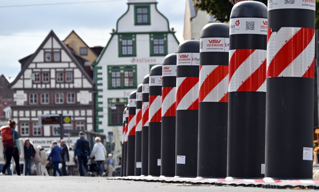 Mehr mobile Sperren, mehr Personal: Thüringens Städte investieren hohe Summen in die Sicherheit ihrer Weihnachtsmärkte. (Symbolbild)