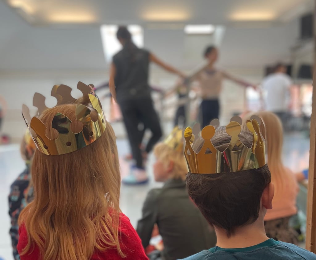 Lust auf Theater, aber keine Kinderbetreuung? Für kulturinteressierte Eltern gibt es jetzt an Halles Opernhaus ein familienfreundliches Angebot. 