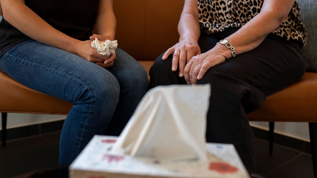 Wird die Ehe in Kenntnis einer bereits lebensbedrohlichen Erkrankung geschlossen, kann die gesetzliche Vermutung einer Versorgungsehe nur in seltenen Ausnahmefällen widerlegt werden.