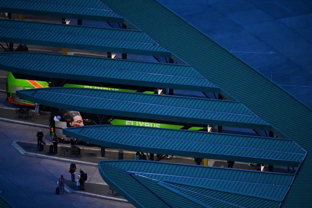 Flixbus stockt sein Angebot rund um die Feiertage auf: Auf beliebten Strecken fahren deutlich mehr Busse als sonst.