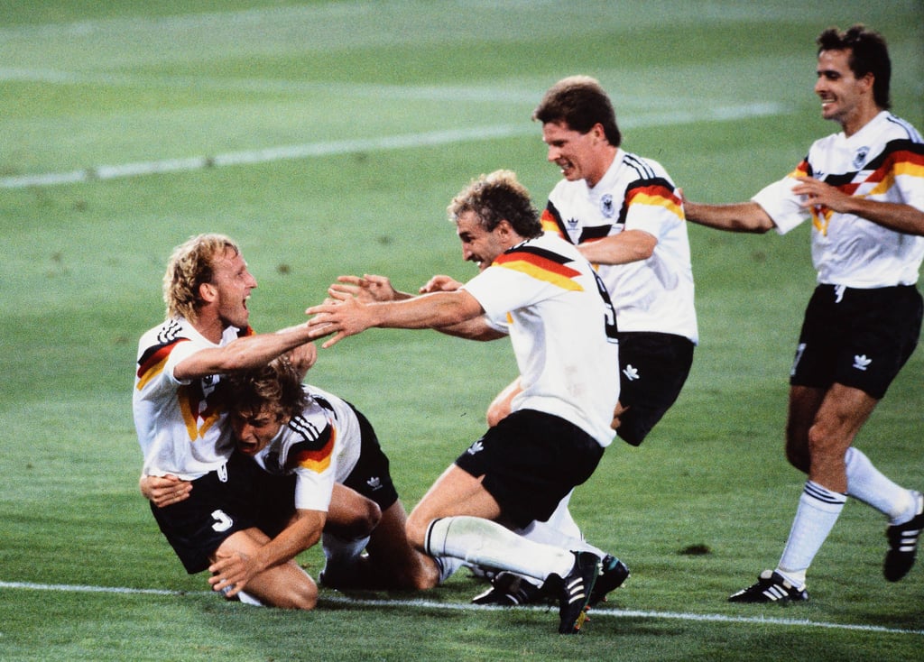 Finale in Rom: Deutschland gegen Argentinien. Mit dabei sind Andreas Brehme, Jürgen Klinsmann, Rudi Völler, Stefan Reuter und Pierre Littbarski (v.li.).