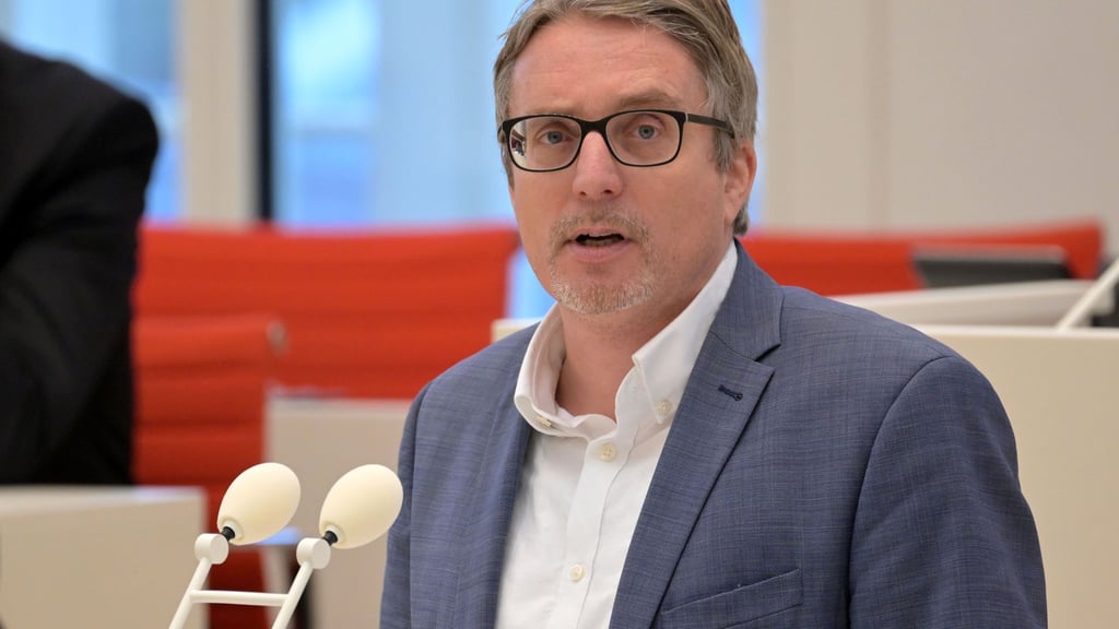 Der Brandenburger SPD-Fraktionsvorsitzende Björn Lüttmann richtet angesichts der Koalitionskrise einen Appell an das BSW. (Archivbild)