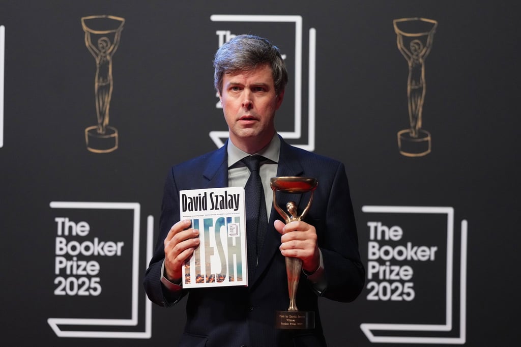 Der Booker-Preis geht in diesem Jahr an den ungarisch-britischen Autor David Szalay.