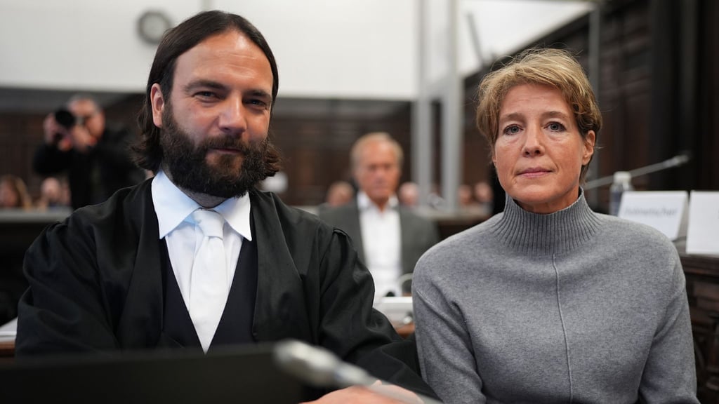 Das Hamburger Landgericht geht der Frage nach, ob die Entführer der Kinder von Christina Block eigentlich nur die IT-Sicherheit in dem Hotel- und Restaurantunternehmen prüfen sollten.