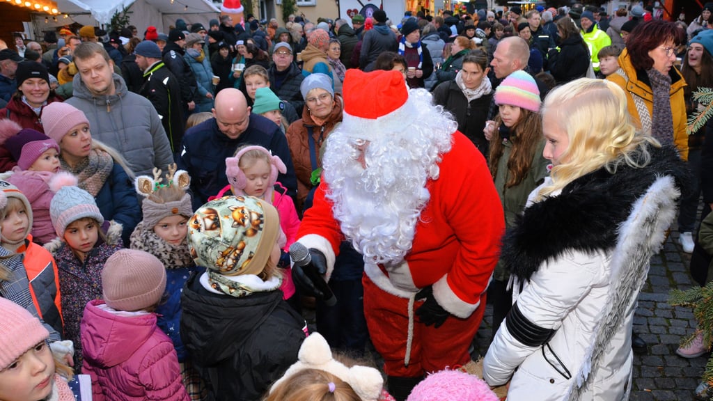 Der Weihnachtsmarkt 2024 hat zahlreiche Besucher nach Wanzleben gelockt. Die traditionelle Veranstaltung soll wieder mit einem Sicherheitskonzept stattfinden.