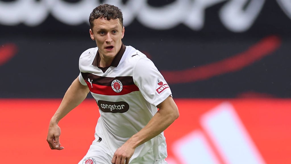 Seit Sommer 2025 spielt Martijn Kaars, Ex-Spieler vom 1. FC Magdeburg, beim FC St. Pauli.